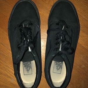 Black low top vans